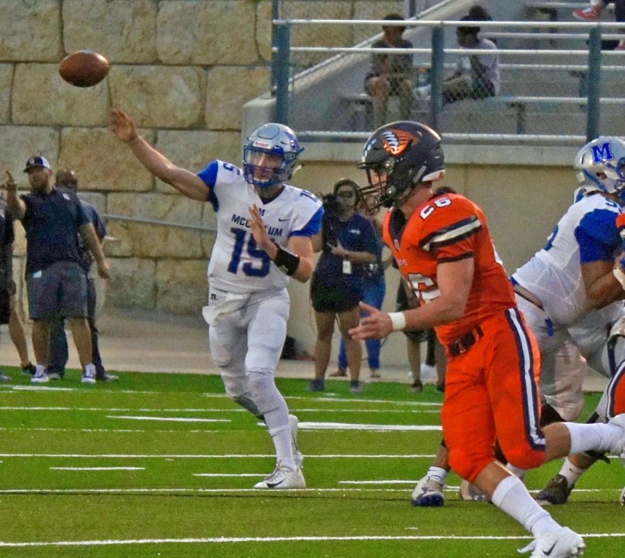 Against the Grizzlies at Gupton Stadium, the Knight offense relied heavily on Cole Daviss arm. The senior signal caller completed 12 of 20 passes for 180 yards and two touchdowns. He also gained 27 yards and rushed for two more touchdowns. Photo by Kennedy Weatherby. 