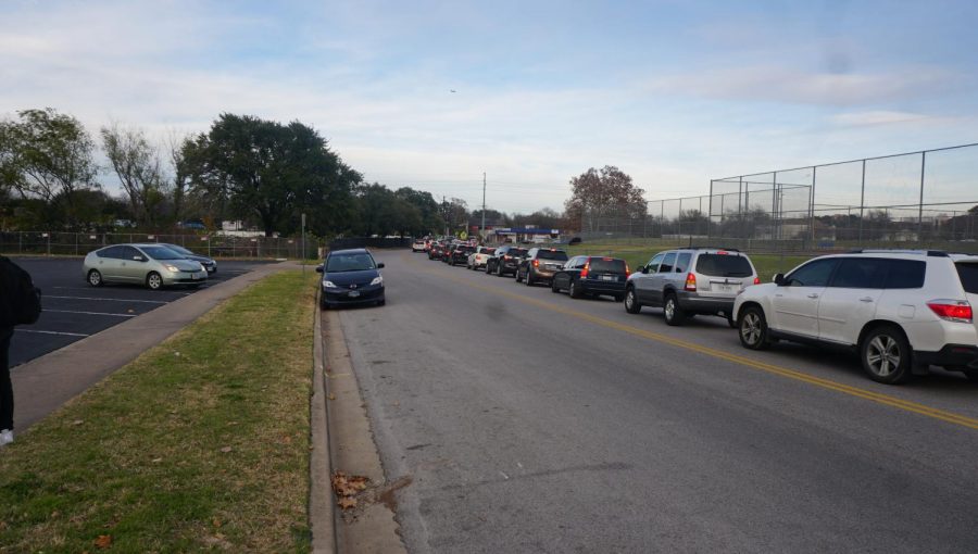 Traffic on Grover Avenue after the dismissal bell. Traffic on the street is already a problem, and some fear the new apartment complex will exacerbate the issue. Photo by Janssen Transier.  