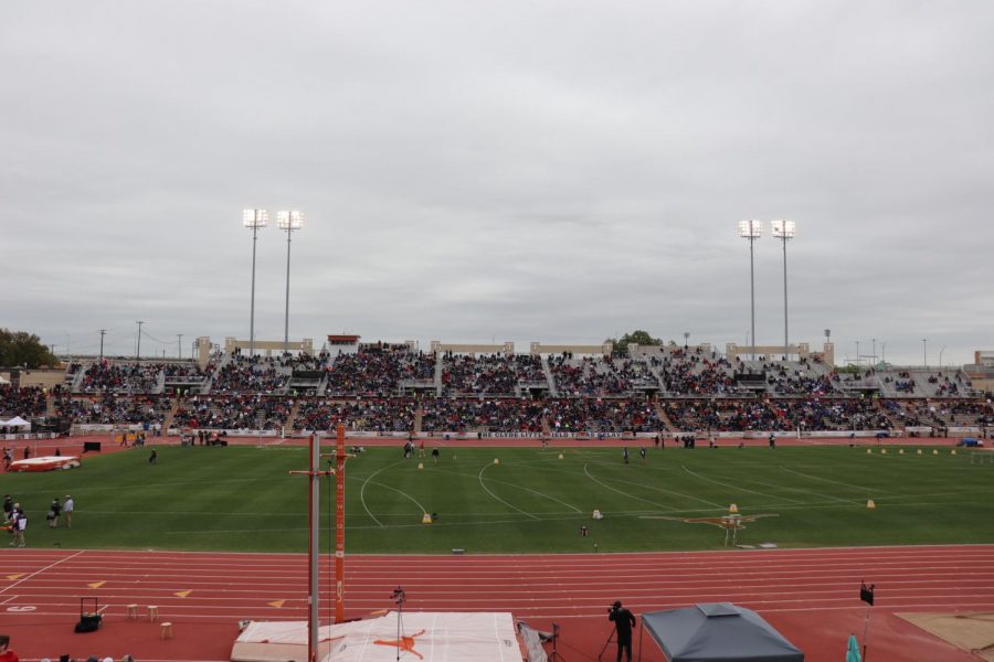 The 92nd annual Clyde Littlefield Texas Relays took place this past weekend at the Mike A. Myers memorial stadium. The relays hosted thousands of runners from 37 states and 23 countries. The Relays were not just high school athletes competing, but college and elite athletes as well. The track meet lasted Thursday through Saturday, holding every running and field event for each division. 