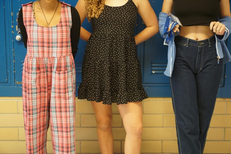 Students aren’t supposed to expose their midriff, but other than that, the new dress code allows students greater flexibility to wear what they want to wear. Photo by Samantha Powers.