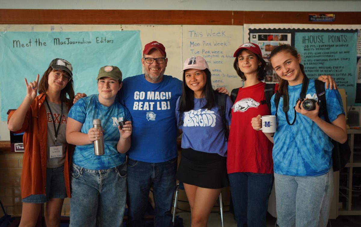 Former editor-in-chiefs Francie Wilhelm, Alice Scott and Lanie Sepehri along with former design and visuals editor Sophie Leung-Lieu and social media managing editor Naomi Di-Capua pose with Winter on "Dress Like Your Favorite Teacher Day"